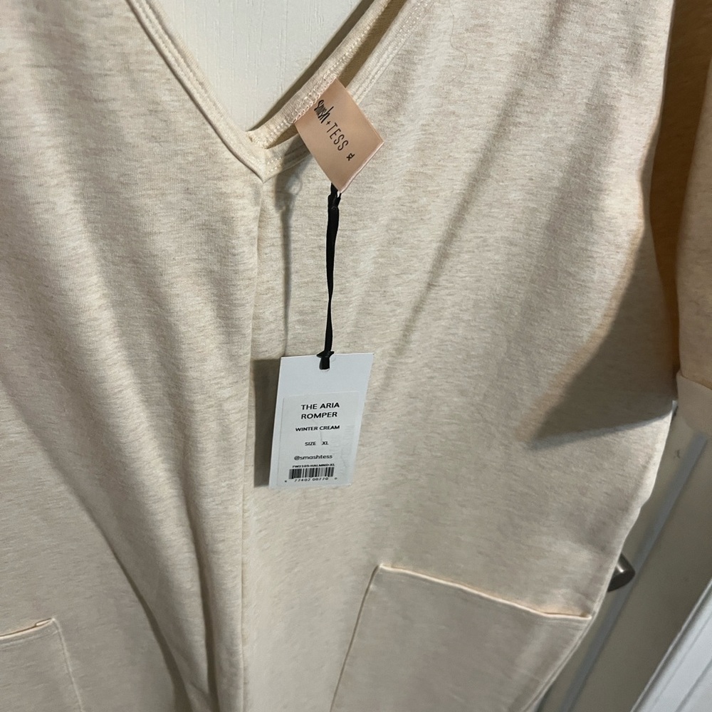 Smash + Tess Neutral V-Neck Short Sleeve Jumpsuit NWT - Picture 4 of 5